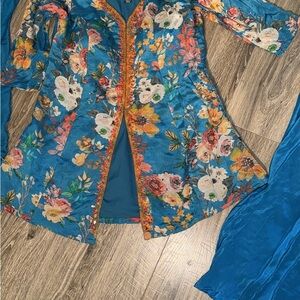 Floral Blue Long Sleeve Tunic